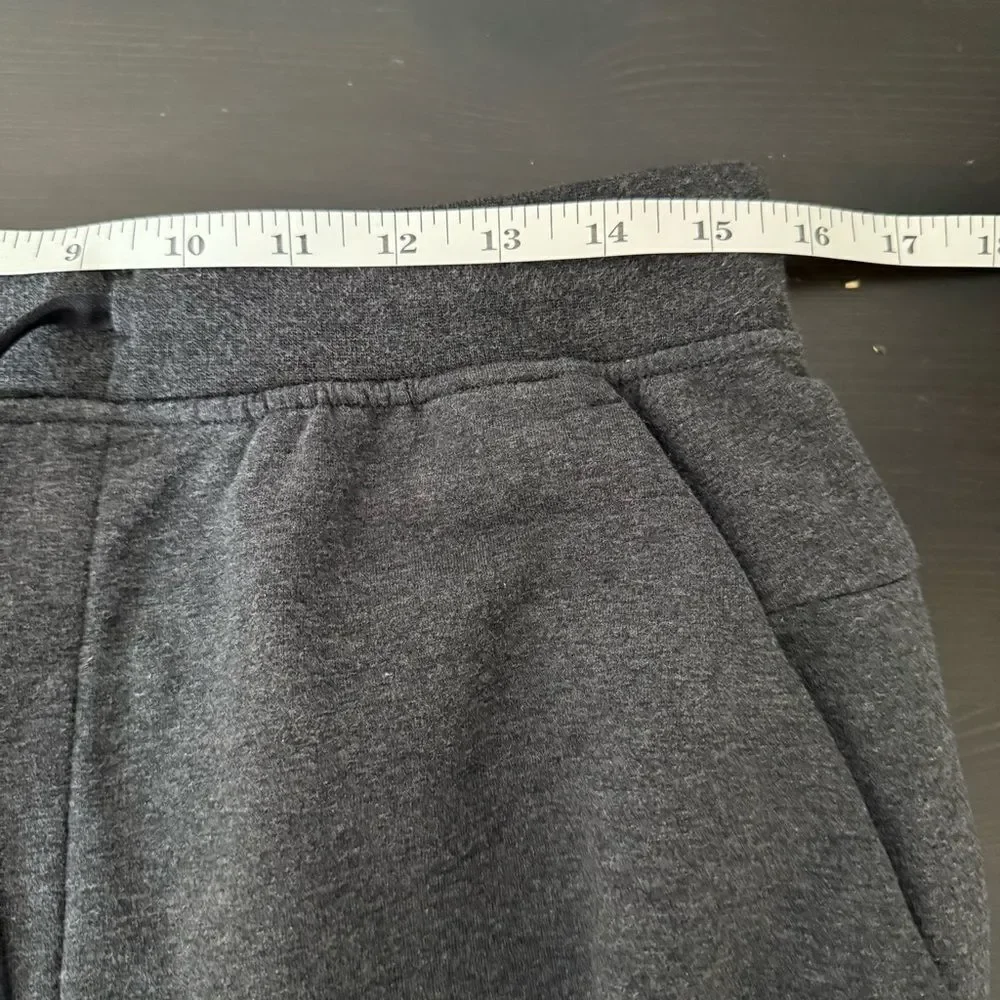 Lululemon Shorts 9.5'' Men Sz L Dark Gray Pull On Drawstring Pockets Gym Running